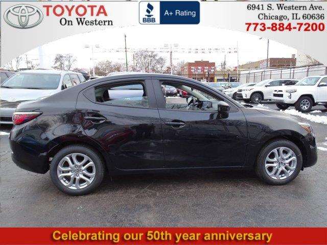 Toyota Yaris iA 2017 photo 1